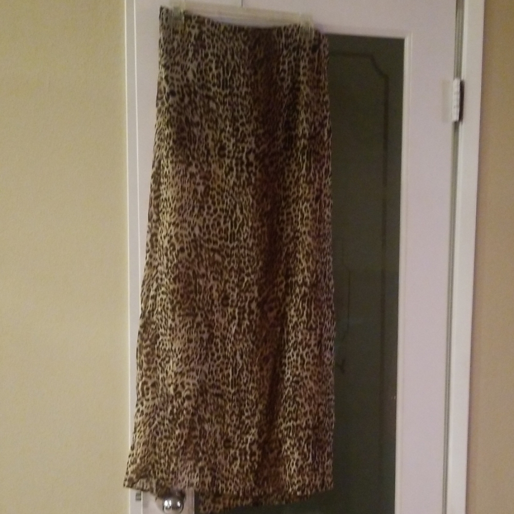 Leopard skirt
